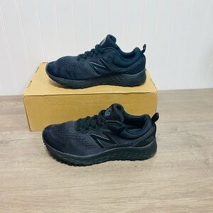 Use women New Balance Fresh Foam Arishi v3 running shoes in black size 7.5